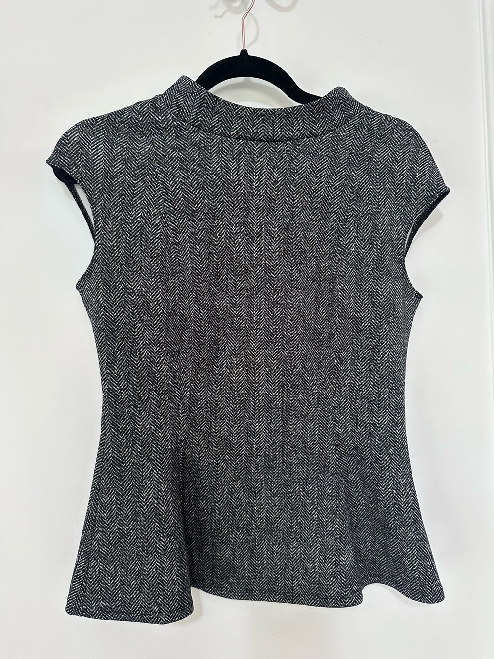 Worthington herringbone charcoal/black peplum shell sleeveless top -PS
